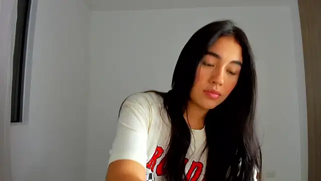 AriaMontgomery online show from 17, 4, 2026