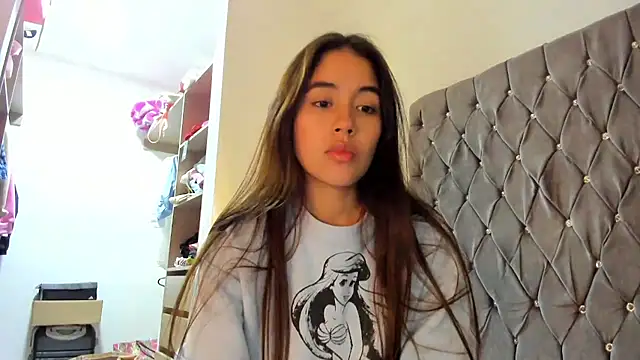 AriaMontgomery online show from 13, 1, 2025