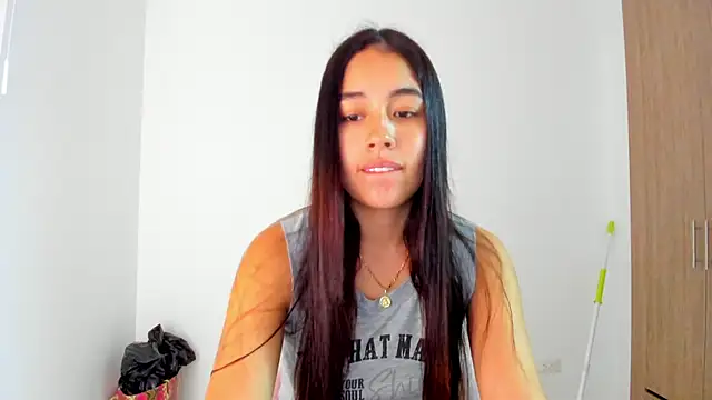 AriaMontgomery online show from 7, 1, 2026