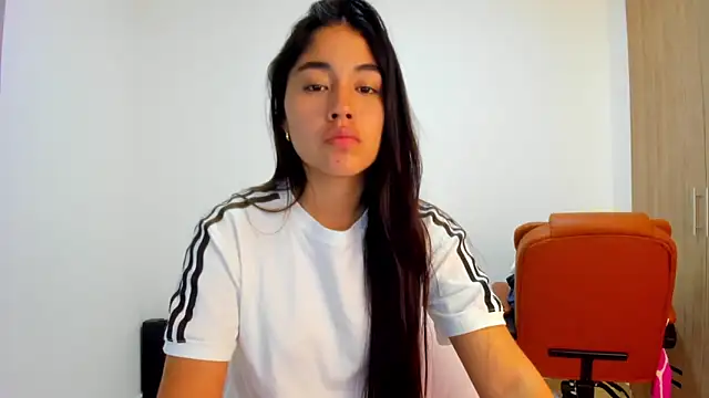 AriaMontgomery online show from 15, 4, 2026