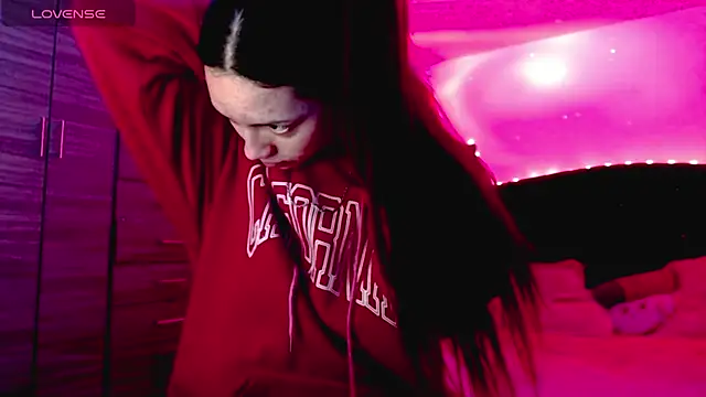 holy juli online show from 3, 11, 2025