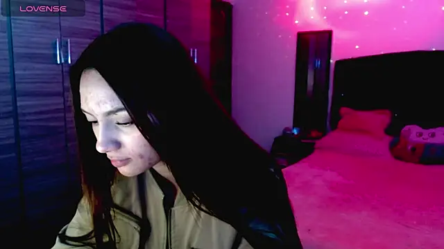 holy juli online show from 7, 11, 2025