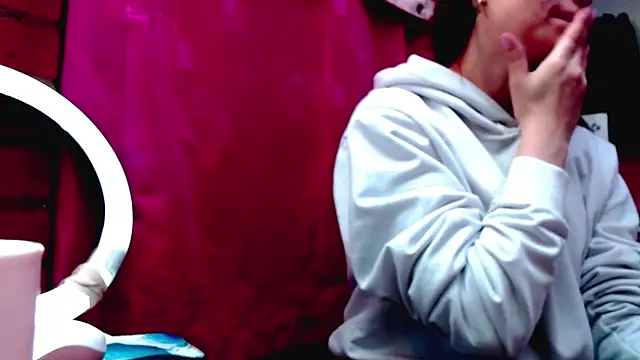 holy juli online show from 7, 2, 2026