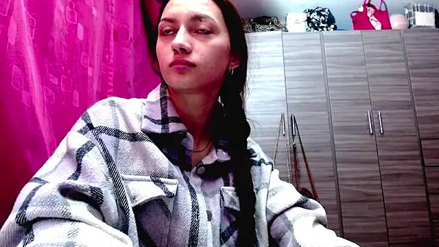 holy juli online show from 15, 2, 2026