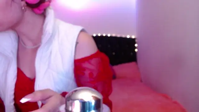 Snapshot of holy_juli chatting on 20, 5, 2026 holy juli online show from 20, 5, 2026