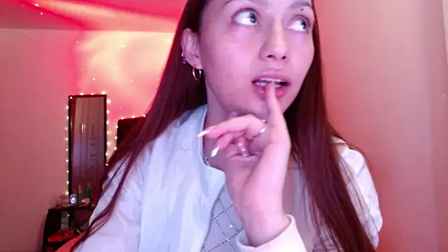 Snapshot of holy_juli chatting on 9, 5, 2026 holy juli online show from 9, 5, 2026
