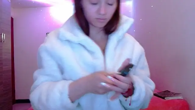 Snapshot of holy_juli chatting on 28, 4, 2026 holy juli online show from 28, 4, 2026