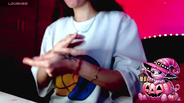 holy juli online show from 29, 10, 2025