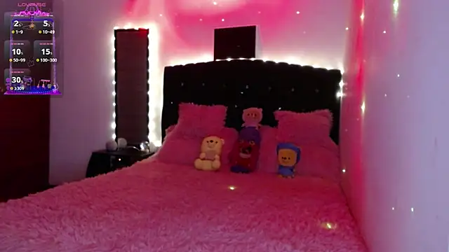 holy juli online show from 6, 3, 2025