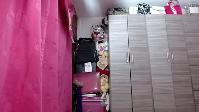 holy juli online show from 2, 3, 2026