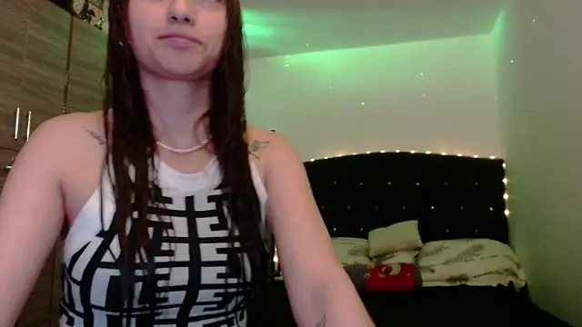 Snapshot of holy_juli chatting on 24, 5, 2026 holy juli online show from 24, 5, 2026