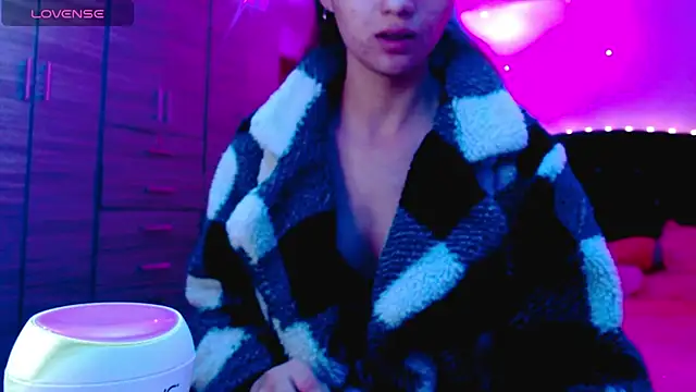 holy juli online show from 10, 11, 2025