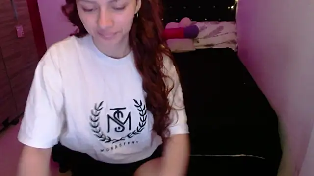 Snapshot of holy_juli chatting on 25, 5, 2026 holy juli online show from 25, 5, 2026