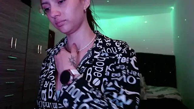 holy juli online show from 11, 6, 2026