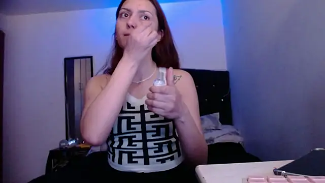 holy juli online show from 17, 6, 2026