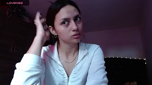 holy juli online show from 16, 9, 2025