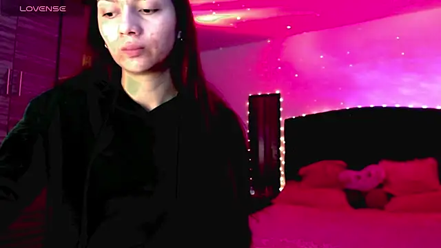 holy juli online show from 17, 11, 2025