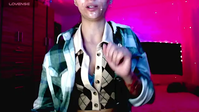 holy juli online show from 23, 11, 2025