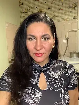 Snapshot of Tina_Moretti chatting on 4, 3, 2025 Tina Moretti online show from 4, 3, 2025