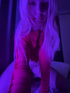 Fluffy Monica online show from 13, 3, 2026