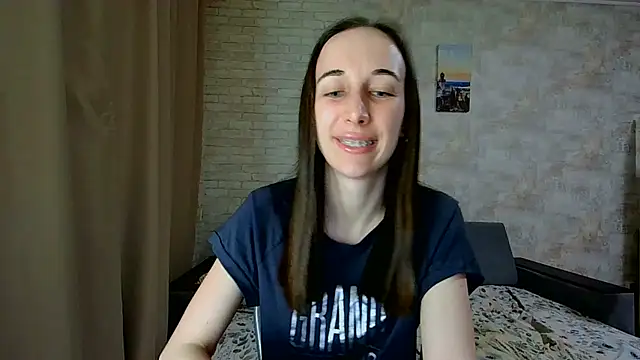 Snapshot of Anika_bloom chatting on 5, 5, 2026 Anika bloom online show from 5, 5, 2026