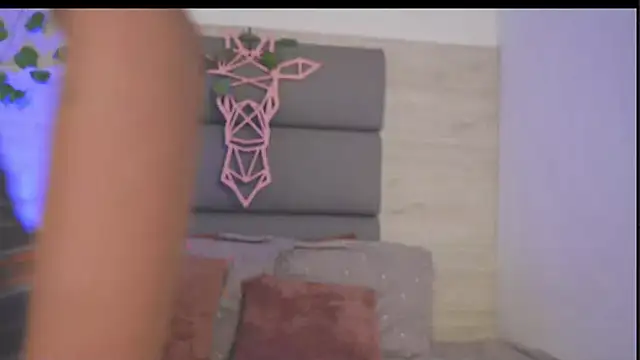 Lily Miiller online show from 13, 11, 2025