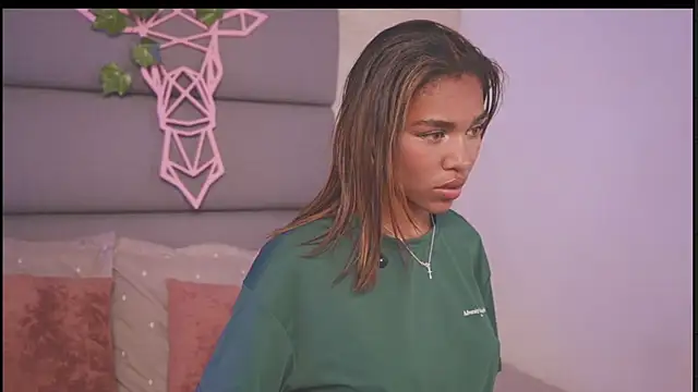 Lily Miiller online show from 17, 11, 2025