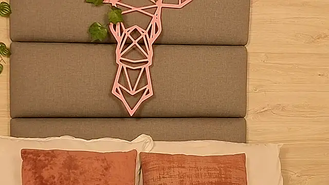 Lily Miiller online show from 21, 10, 2025