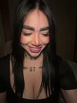 Nickiiiii online show from 5, 2, 2026