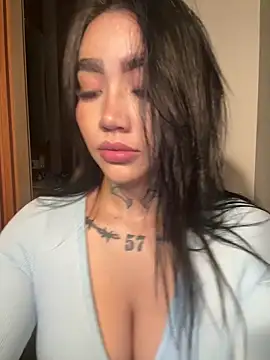 Nickiiiii online show from 22, 2, 2026