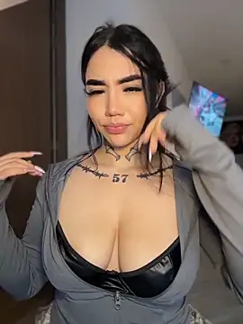 Nickiiiii online show from 7, 6, 2026
