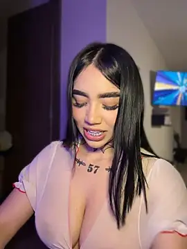 Nickiiiii online show from 28, 5, 2026