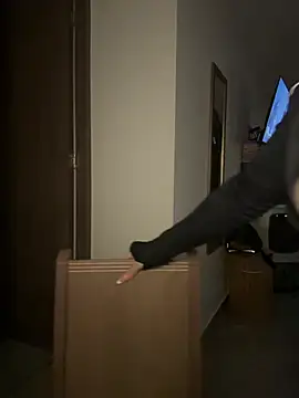 Nickiiiii online show from 4, 4, 2026