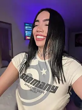 Nickiiiii online show from 23, 7, 2026