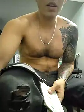 Snapshot of King_russo chatting on 5, 11, 2025 King russo online show from 5, 11, 2025