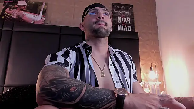 JeanColleman online show from 8, 11, 2025