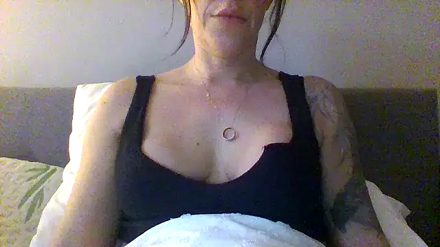 Fiesty findom40 online show from 20, 12, 2024