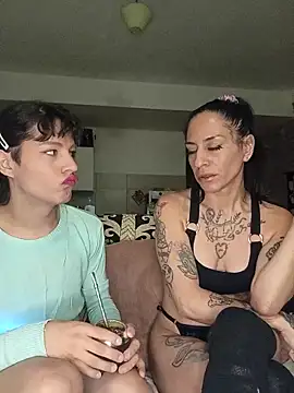 Snapshot of LaCristinatrans chatting on 9, 10, 2025 LaCristinatrans online show from 9, 10, 2025