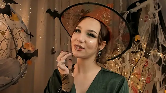 Tate Angel online show from 31, 10, 2025