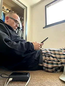 Snapshot of DirkD916 chatting on 19, 10, 2025 DirkD916 online show from 19, 10, 2025