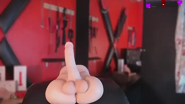 Monttserratt online show from 15, 4, 2026