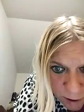 Playmate86 online show from 4, 12, 2024