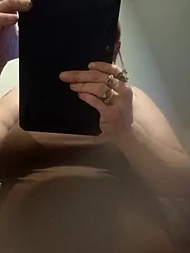 Playmate86 online show from 2, 4, 2026