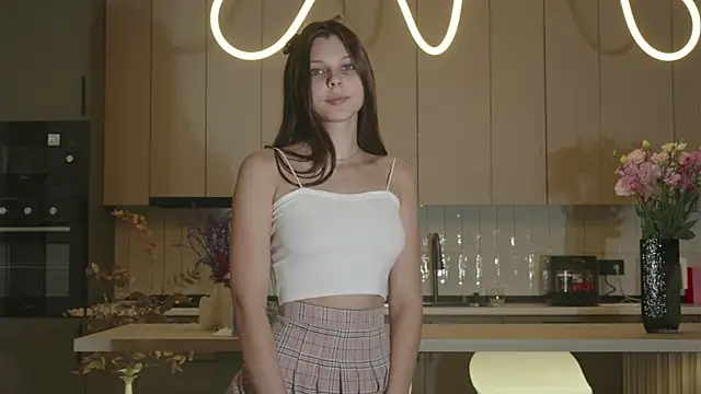 whisper of love online show from 2, 11, 2025