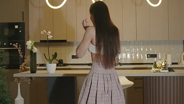 whisper of love online show from 2, 12, 2025