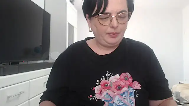 Snapshot of Amandamuller1982 chatting on 3, 5, 2026 Amandamuller1982 online show from 3, 5, 2026