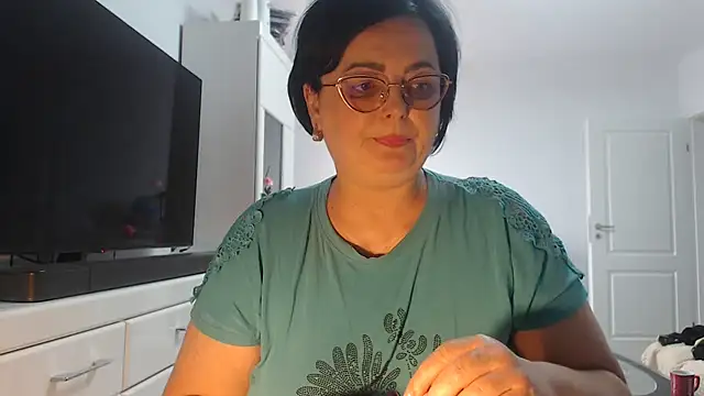 Snapshot of Amandamuller1982 chatting on 4, 6, 2026 Amandamuller1982 online show from 4, 6, 2026