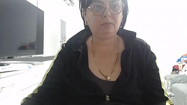 Amandamuller1982 online show from 9, 11, 2025