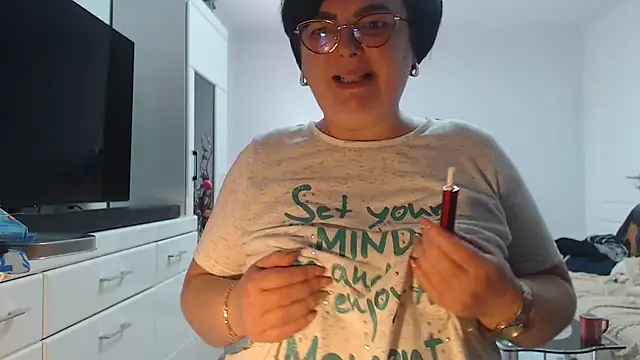 Amandamuller1982 online show from 10, 4, 2026