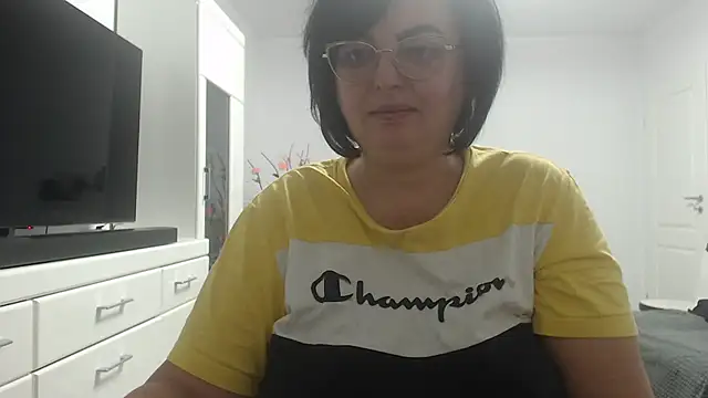 Amandamuller1982 online show from 5, 2, 2025